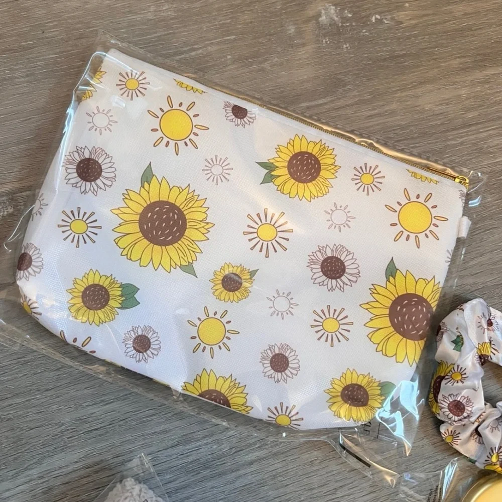Sunflower Accessory Set - Picture 5 of 5